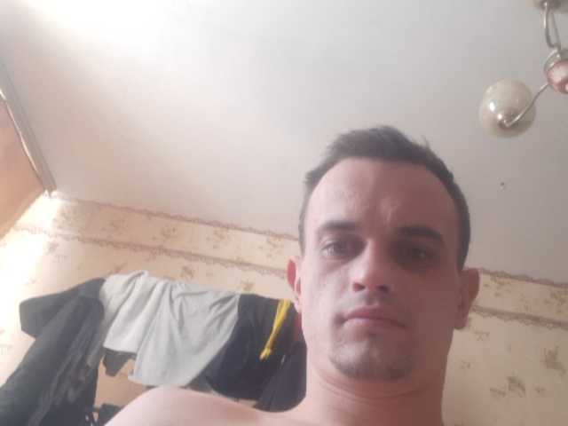  AaronMaroon