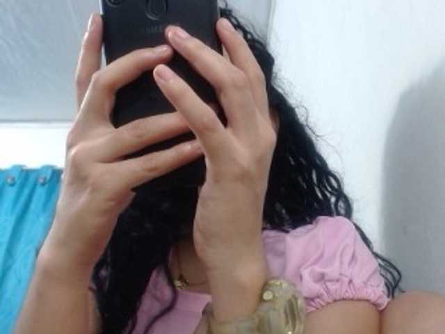  ArianaThomson