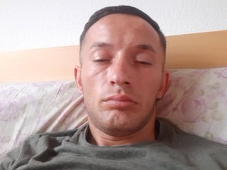 Radu0008
