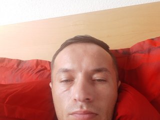  Radu0008