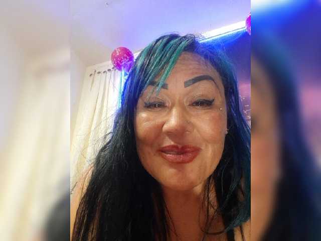  kattysaenz-1