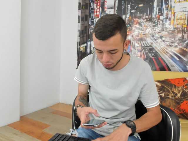  sebastianhot3